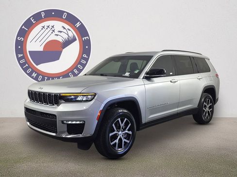 Used 2025 Jeep Grand Cherokee L Limited RWD image 2