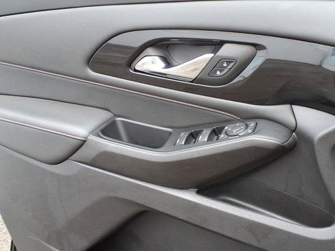 Used 2023 Chevrolet Traverse RS AWD/4WD image 19