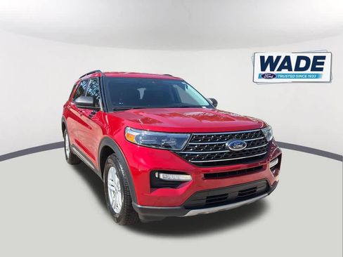 Certified 2022 Ford Explorer XLT w/ Equipment Group 202A AWD/4WD image 3