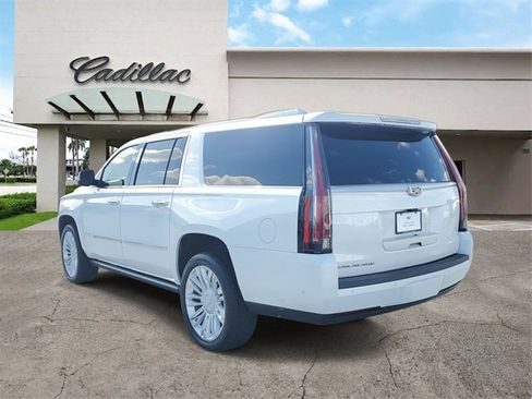 Used 2019 Cadillac Escalade ESV Platinum image 3