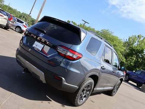 New 2026 Honda Pilot TrailSport image 7