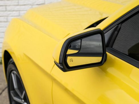 Used 2016 Ford Mustang Premium image 37