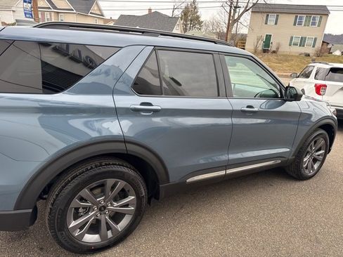 New 2025 Ford Explorer Active w/ Active Comfort Package image 6