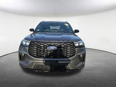 Used 2025 Ford Explorer ST-Line AWD/4WD image 2
