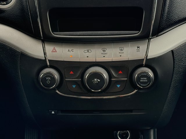 Used 2020 Dodge Journey SE w/ SE Popular Equipment Group FWD image 17