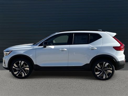 New 2026 Volvo XC40 B5 Ultra w/ Climate Package image 8