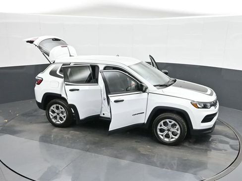 Used 2025 Jeep Compass Sport w/ Mopar Graphics Package AWD/4WD image 49