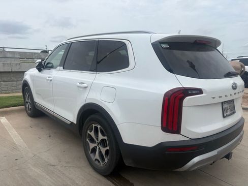 Used 2020 Kia Telluride EX w/ Towing Package FWD image 3