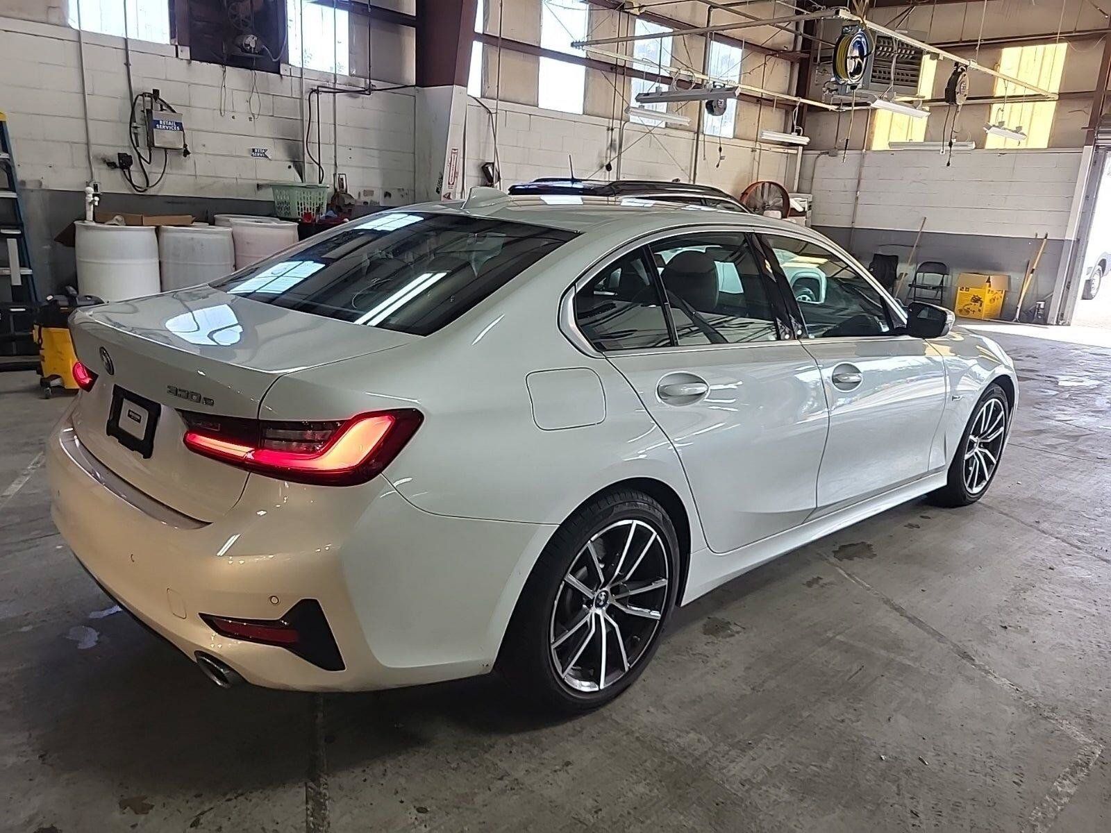 Used 2022 BMW 330e w/ Driving Assistance Package RWD image 2