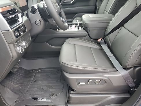 New 2026 GMC Yukon XL Denali w/ LPO, Floor Liner Package image 32