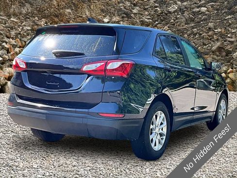 Used 2021 Chevrolet Equinox LS w/ LS Convenience Package FWD image 2