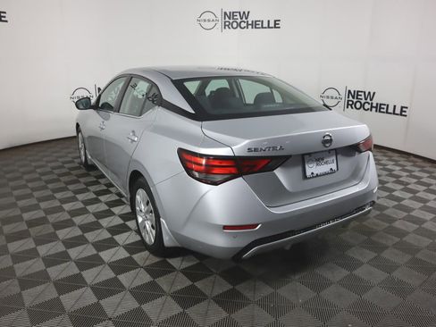 Certified 2022 Nissan Sentra S image 6