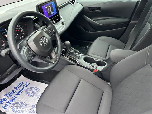 Used 2025 Toyota Corolla LE image 10