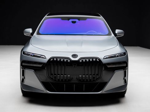 Used 2023 BMW 760i xDrive w/ Executive Package image 8