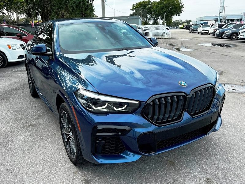 Used 2022 BMW X6 xDrive40i w/ M Sport Package AWD/4WD image 4
