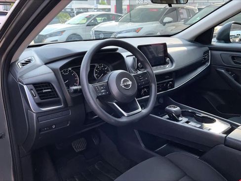 Used 2024 Nissan Rogue S FWD image 14