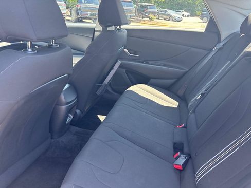Used 2025 Hyundai Elantra SEL FWD image 33