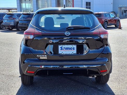 New 2025 Nissan Kicks Play S image 6