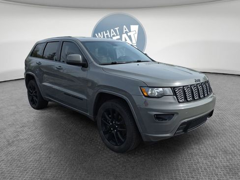 Used 2021 Jeep Grand Cherokee Laredo X AWD/4WD image 1