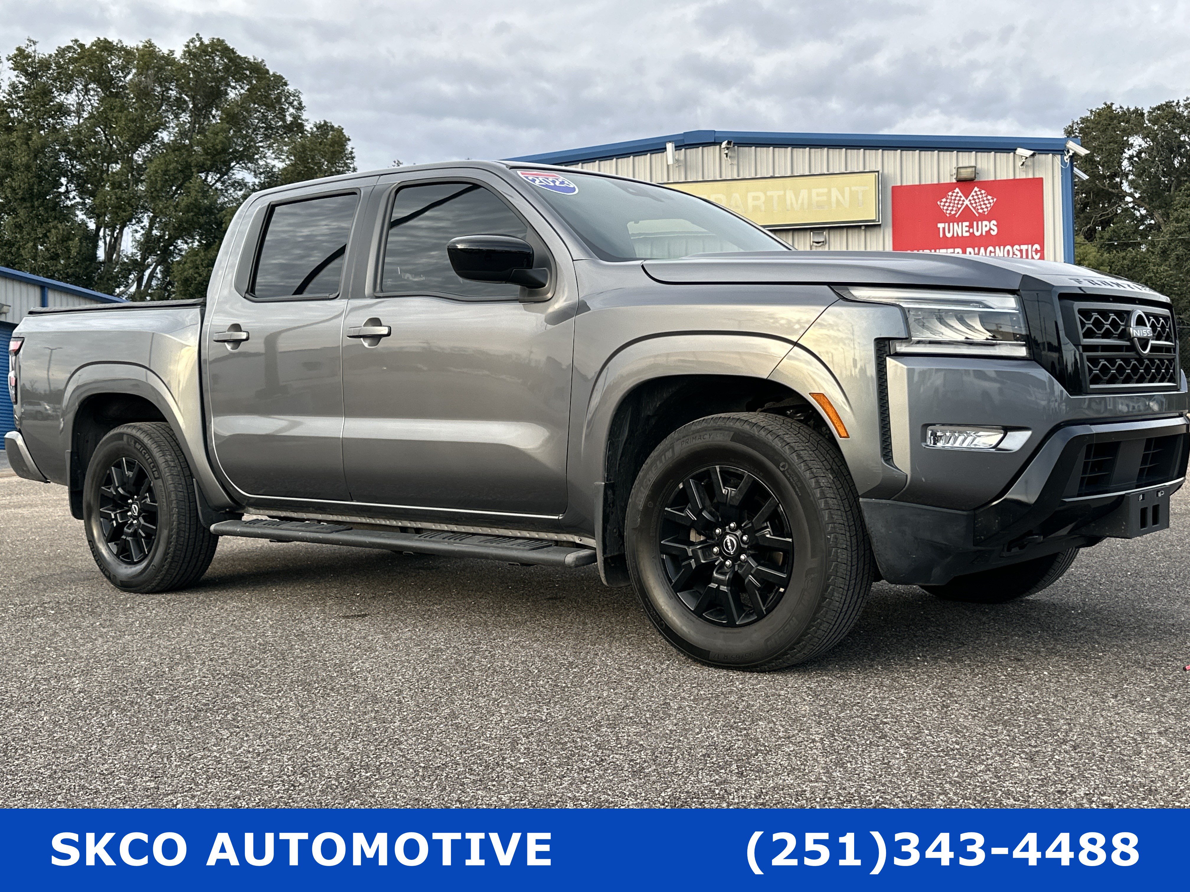 Used 2023 Nissan Frontier SV w/ Midnight Edition Package AWD/4WD image 7