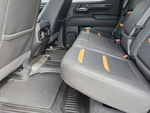 Used 2024 GMC Sierra 1500 AT4 w/ Technology Package AWD/4WD image 18