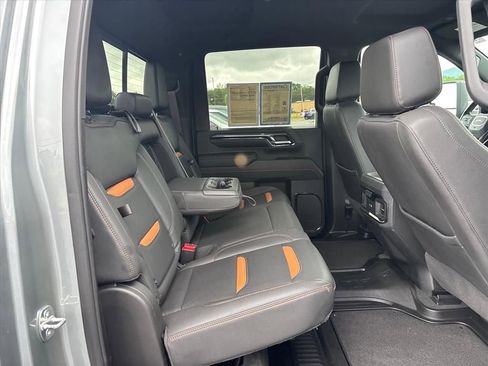 Used 2024 GMC Sierra 2500 AT4 w/ AT4 Preferred Package AWD/4WD image 16