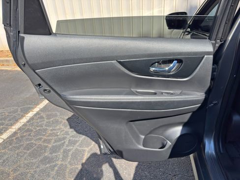Used 2018 Nissan Rogue SL AWD/4WD image 42