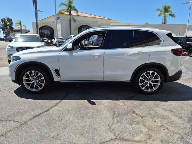 Used 2025 BMW X5 xDrive40i w/ Premium Package AWD/4WD image 9