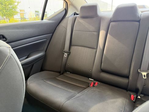 Used 2025 Nissan Altima 2.5 SV FWD image 39