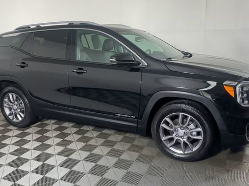 Used 2022 GMC Terrain SLT image 11