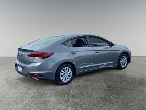 Used 2019 Hyundai Elantra SE w/ Cargo Package FWD image 5