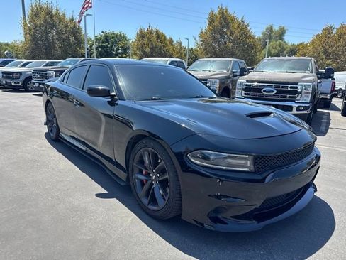Used 2017 Dodge Charger SRT w/ Harman/Kardon Audio Group RWD image 4