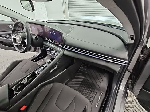 Used 2024 Hyundai Elantra SEL w/ Convenience Package image 39