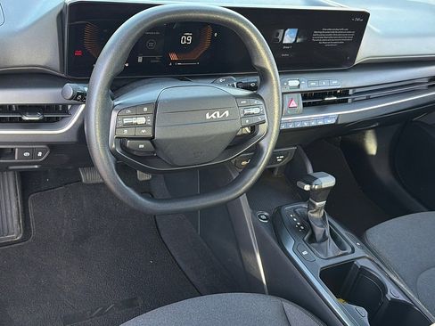 Used 2025 Kia K4 FWD image 7