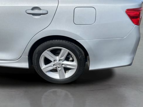 Used 2014 Toyota Camry SE FWD image 35