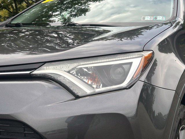 Used 2017 Toyota RAV4 XLE AWD/4WD image 9