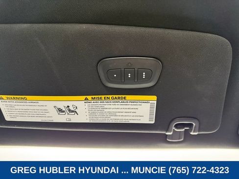 Used 2025 Chrysler Pacifica Limited FWD image 40