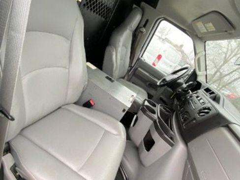 Used 2014 Ford E-150 and Econoline 150 image 15