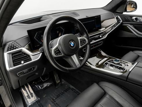 Used 2023 BMW X7 xDrive40i w/ Executive Package image 5