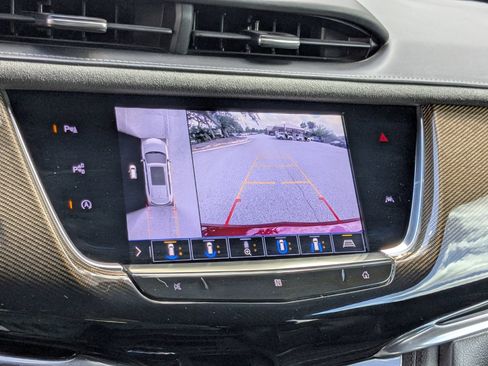 Used 2020 Cadillac XT6 FWD image 12