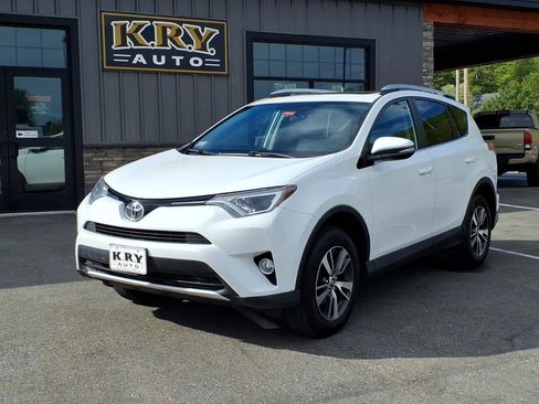 Used 2016 Toyota RAV4 XLE AWD/4WD image 1