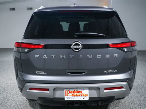 Used 2023 Nissan Pathfinder Platinum FWD image 8