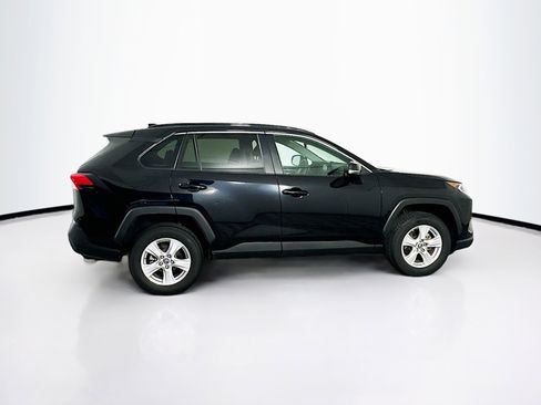 Used 2019 Toyota RAV4 XLE AWD/4WD image 10