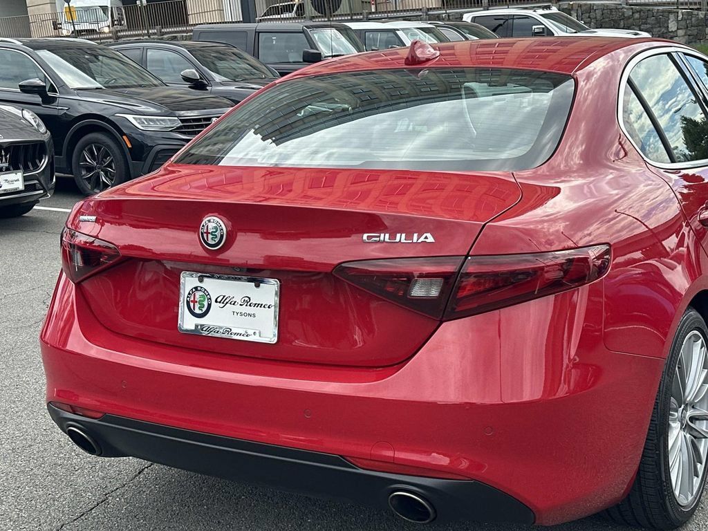 Used 2018 Alfa Romeo Giulia Ti w/ Quick Order Package 22Z Lusso RWD image 11