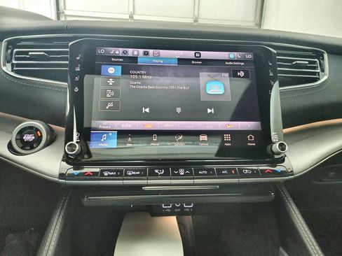 New 2026 Jeep Grand Wagoneer L Limited AWD/4WD image 24