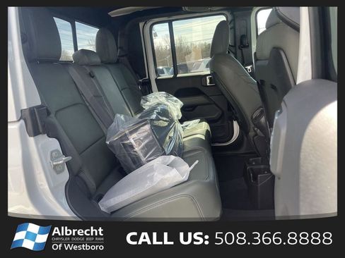 New 2026 Jeep Gladiator Mojave AWD/4WD image 14