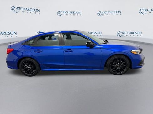 Used 2023 Honda Civic Sport image 6