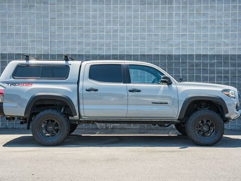Used 2021 Toyota Tacoma TRD Off-Road AWD/4WD image 4