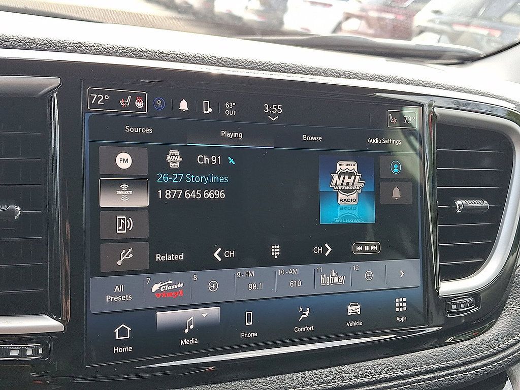 Used 2024 Chrysler Pacifica Touring-L FWD image 14