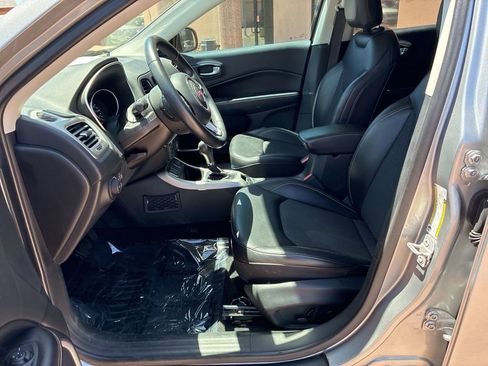 Used 2019 Jeep Compass Latitude w/ Popular Equipment Group FWD image 23